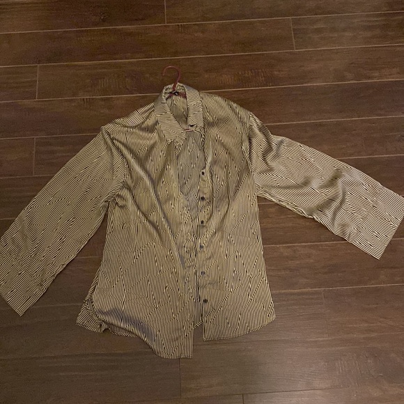 Dynamite Blouse - Picture 2 of 4